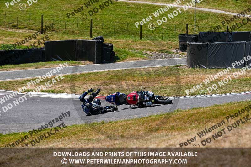 cadwell park;cadwell park photographs;cadwell trackday photographs;enduro digital images;event digital images;eventdigitalimages;peter wileman photography;racing digital images;trackday digital images;trackday photos